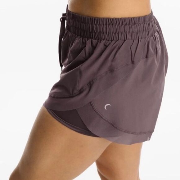 Zyia Wisteria Glide Shorts Purple - Picture 4 of 13